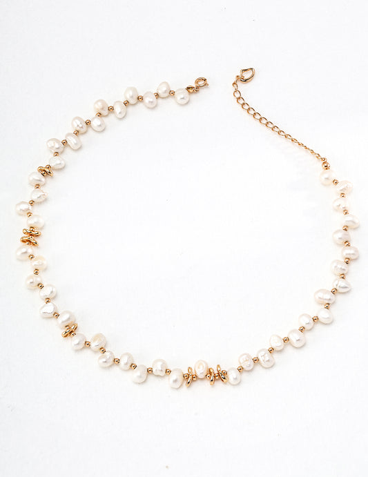Golden Glimpse Pearl Necklace